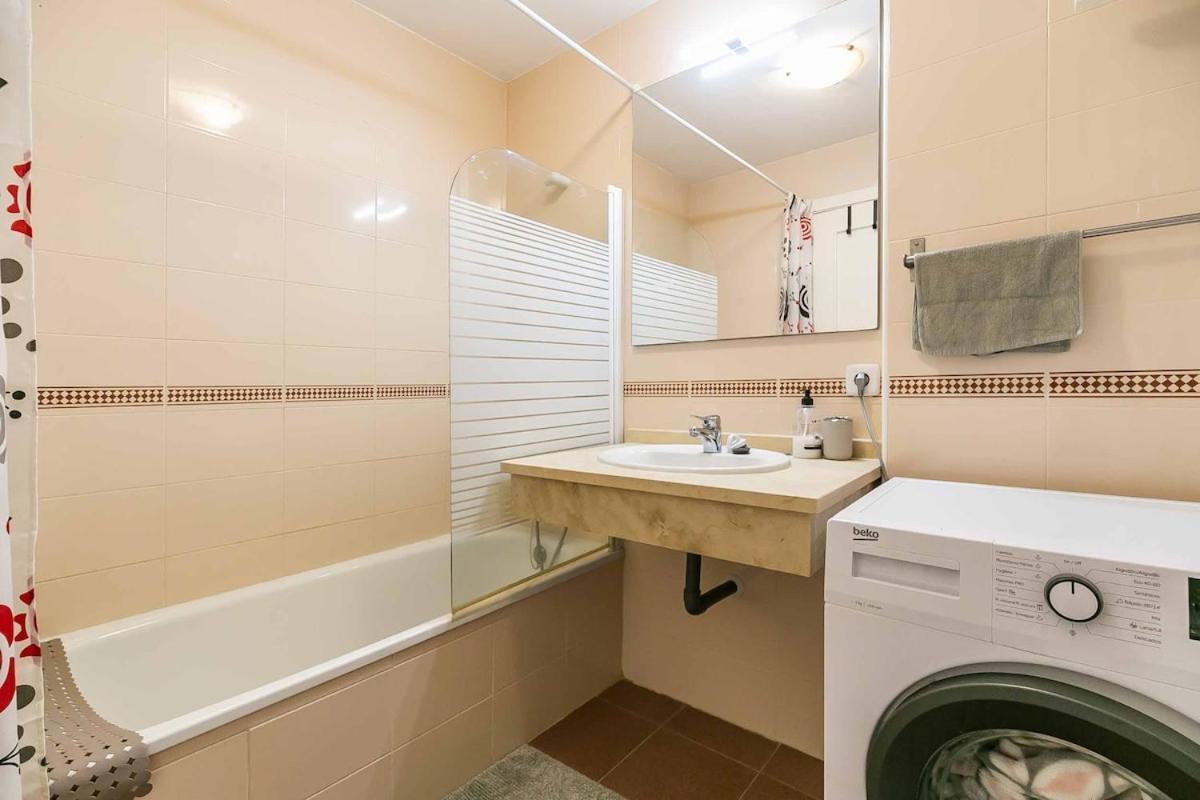 132 - Charming With Sea Views, Fuengirola!