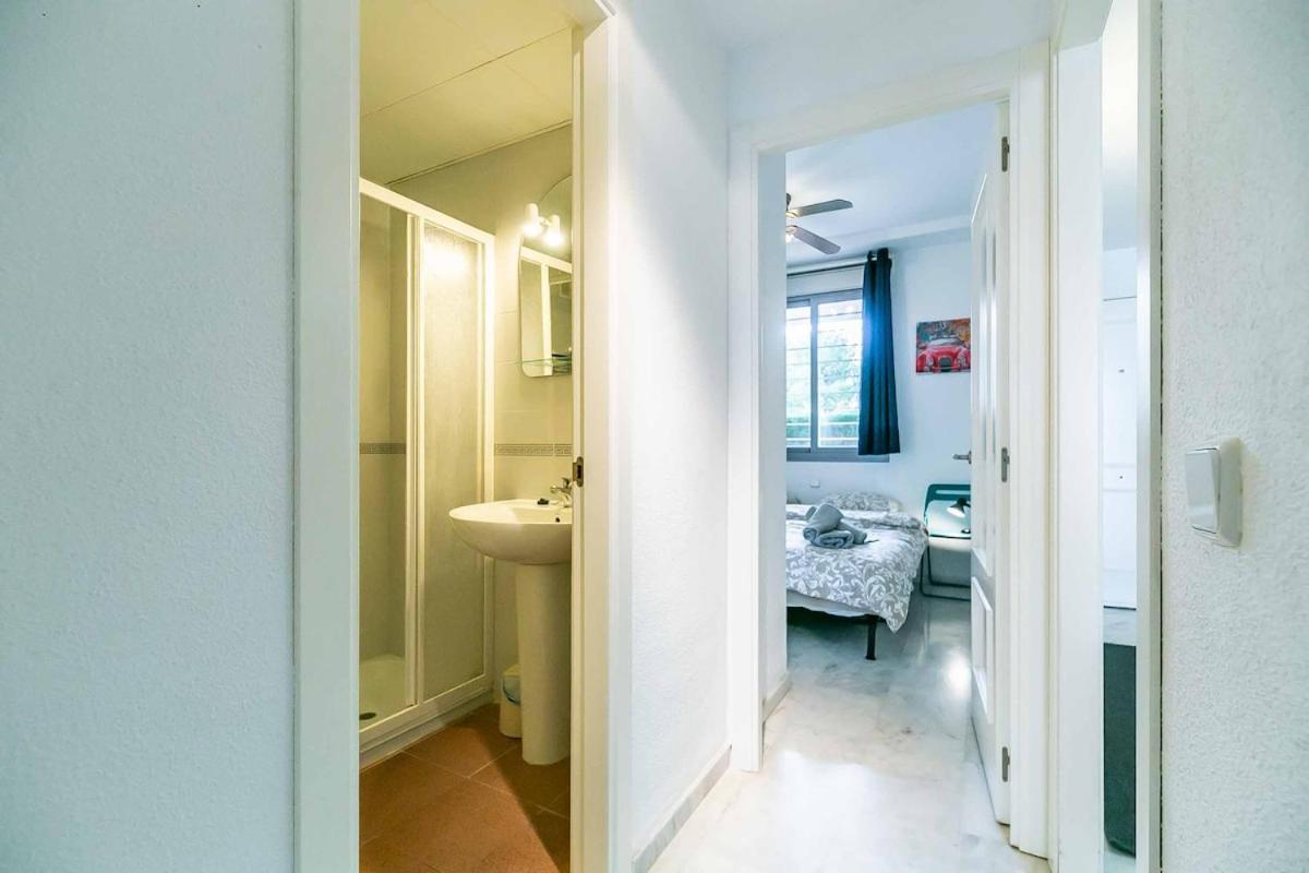 132 - Charming With Sea Views, Fuengirola! Fuengirola
